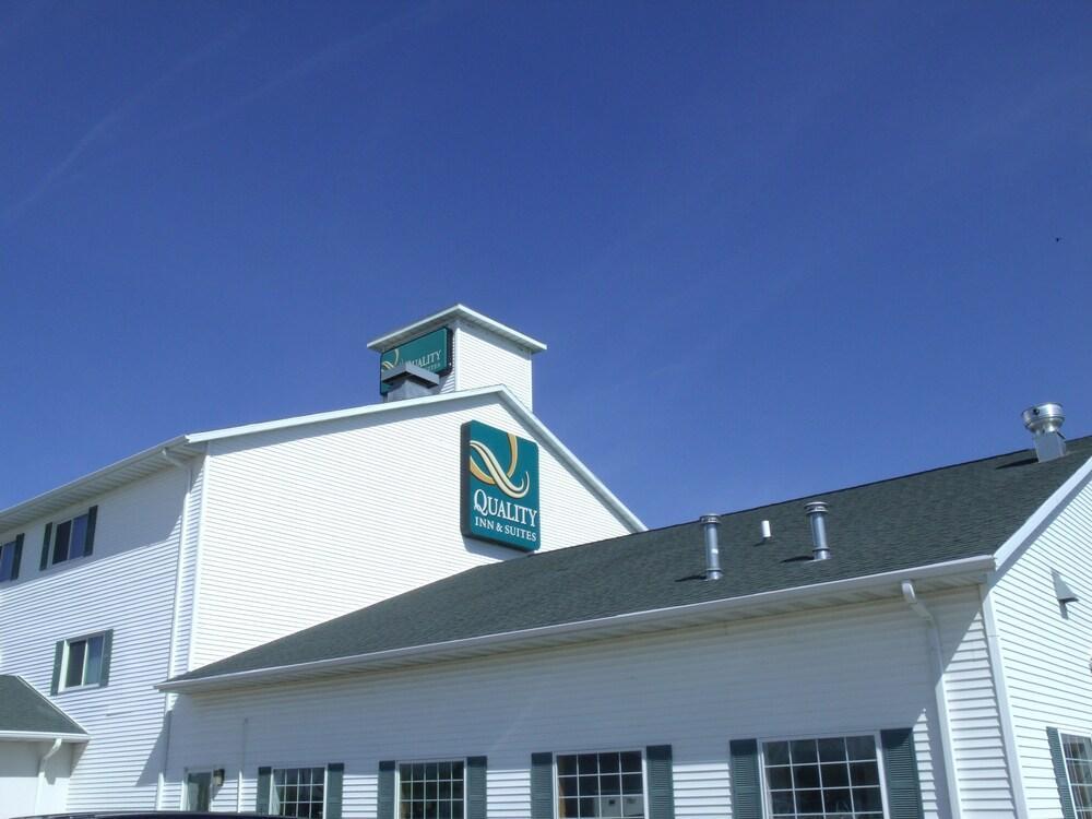 Quality Inn & Suites Eldridge Davenport North Exterior foto