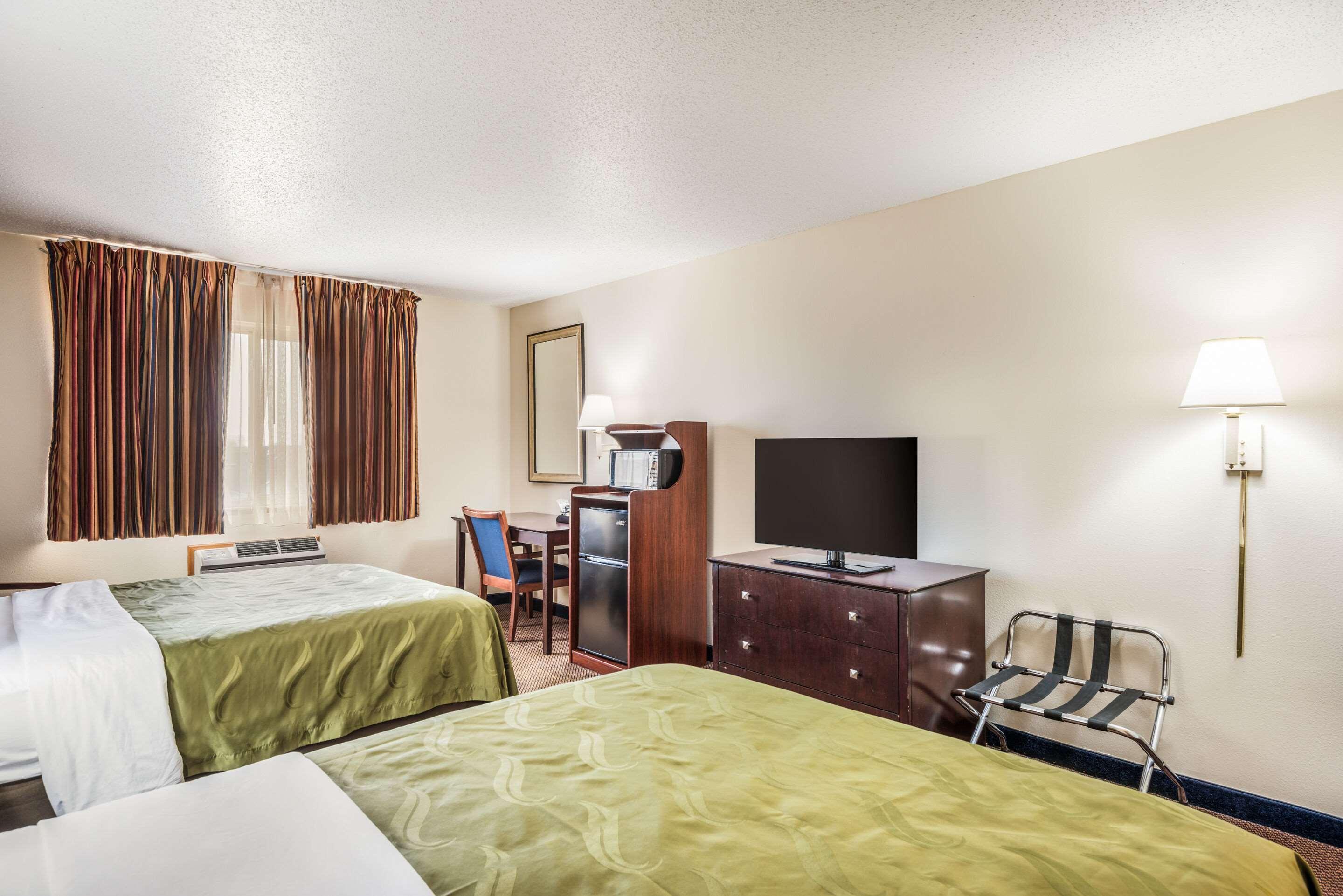 Quality Inn & Suites Eldridge Davenport North Exterior foto