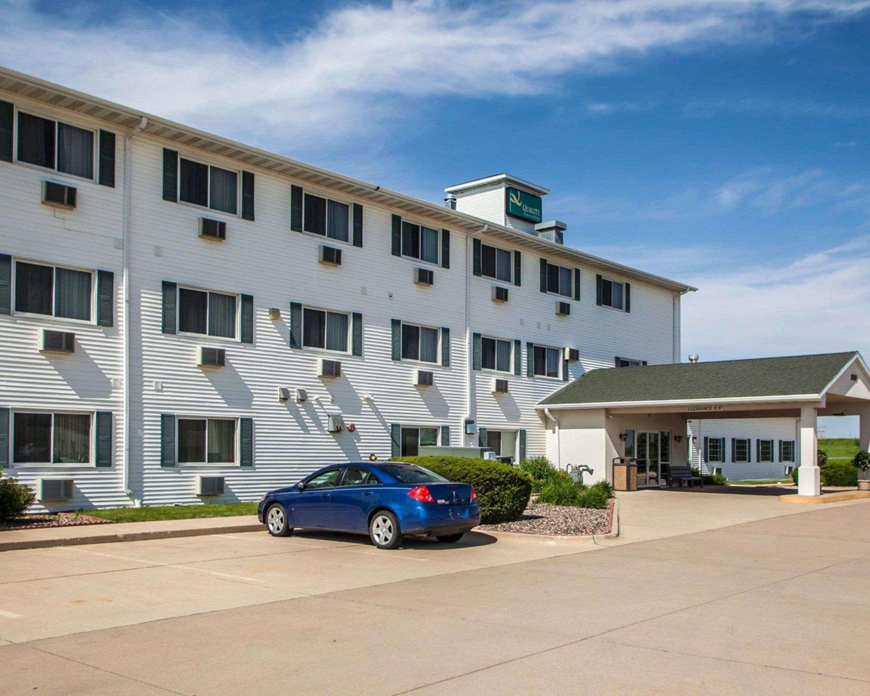Quality Inn & Suites Eldridge Davenport North Exterior foto