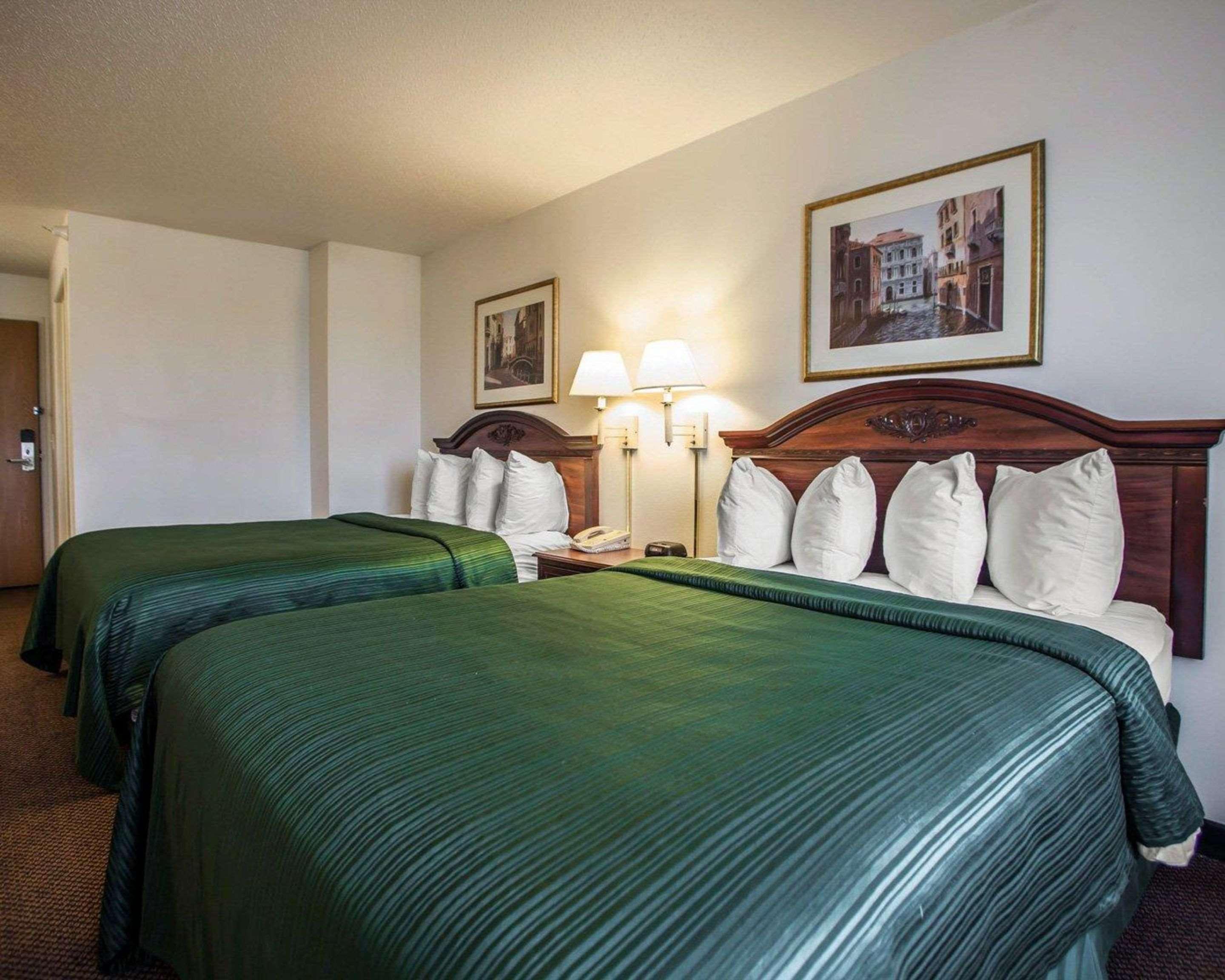 Quality Inn & Suites Eldridge Davenport North Exterior foto
