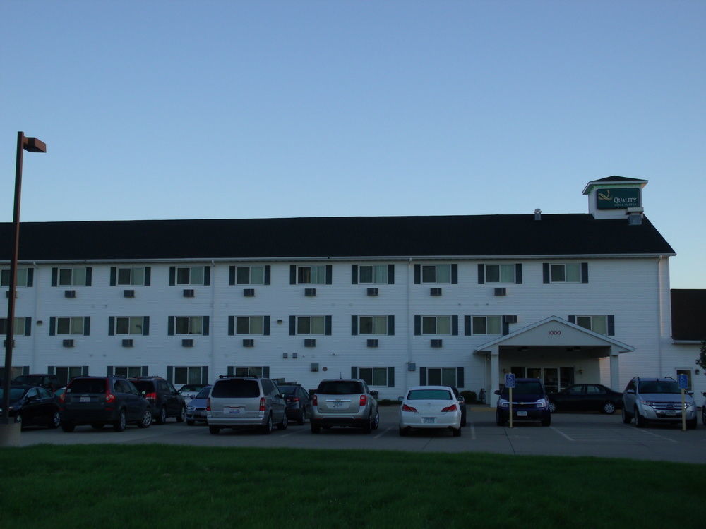 Quality Inn & Suites Eldridge Davenport North Exterior foto